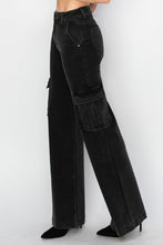 Carica l'immagine nel visualizzatore di Gallery, Risen Black Denim Wide Leg Cargo Jeans
