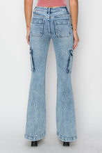 Загрузить изображение в средство просмотра галереи, RISEN Blue Denim Cargo Flared Leg Jeans
