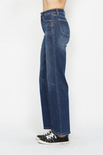 Load image into Gallery viewer, Judy Blue Tummy Control Washed Blue Denim Straight Leg Denim Jeans
