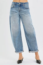 Carica l'immagine nel visualizzatore di Gallery, RISEN Slouchy Ankle Length Cuffed Barrel Jeans 
