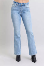 Load image into Gallery viewer, Judy Blue Mid Rise Thermal Bootcut Jeans
