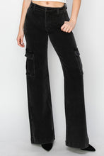 Carica l'immagine nel visualizzatore di Gallery, Risen Full Black Denim Wide Leg Cargo Jeans
