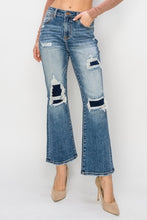 Carica l'immagine nel visualizzatore di Gallery, Risen Distressed Ankle Flare Blue Washed Denim Jeans

