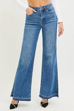 Carica l'immagine nel visualizzatore di Gallery, RISEN High Rise Wide Leg Jeans With Released Hem
