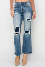 Carica l'immagine nel visualizzatore di Gallery, Risen Distressed Ankle Flare Blue Washed Denim Jeans
