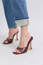 Load image into Gallery viewer, Judy Blue Wash Thermal Wash Straight Leg Blue Denim Jeans

