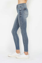 Load image into Gallery viewer, Judy Blue Tummy Control Contrast Blue Wash Denim Skinny Jeans
