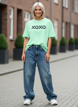 Carregar imagem no visualizador da galeria, XOXO Hugs and Kisses All About Love T-Shirt
