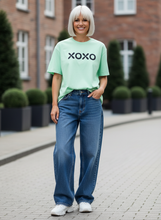 Carregar imagem no visualizador da galeria, XOXO Hugs and Kisses All About Love T-Shirt
