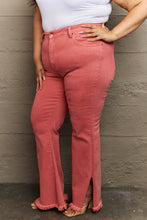 Carregar imagem no visualizador da galeria, RISEN Bailey High Rise Raw Side Slit Hem Flared Leg Pink Denim Jeans

