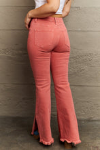Carregar imagem no visualizador da galeria, RISEN Bailey High Rise Raw Side Slit Hem Flared Leg Pink Denim Jeans
