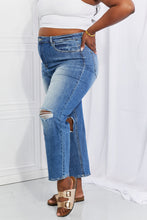Загрузить изображение в средство просмотра галереи, RISEN Emily High Rise Destroyed Straight Leg Relaxed Fit Cropped Blue Denim Jeans
